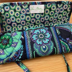 Vera Bradley Blue Green Floral Slim Tri-Fold Magnetic Clutch Crossbody Bag Purse